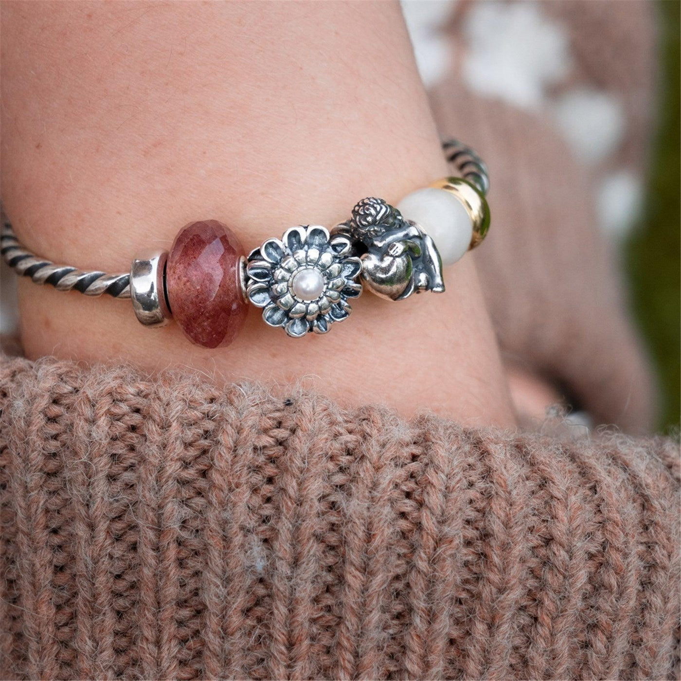 Novemberi Krizantém Bead - Trollbeads Ékszerek Magyarország