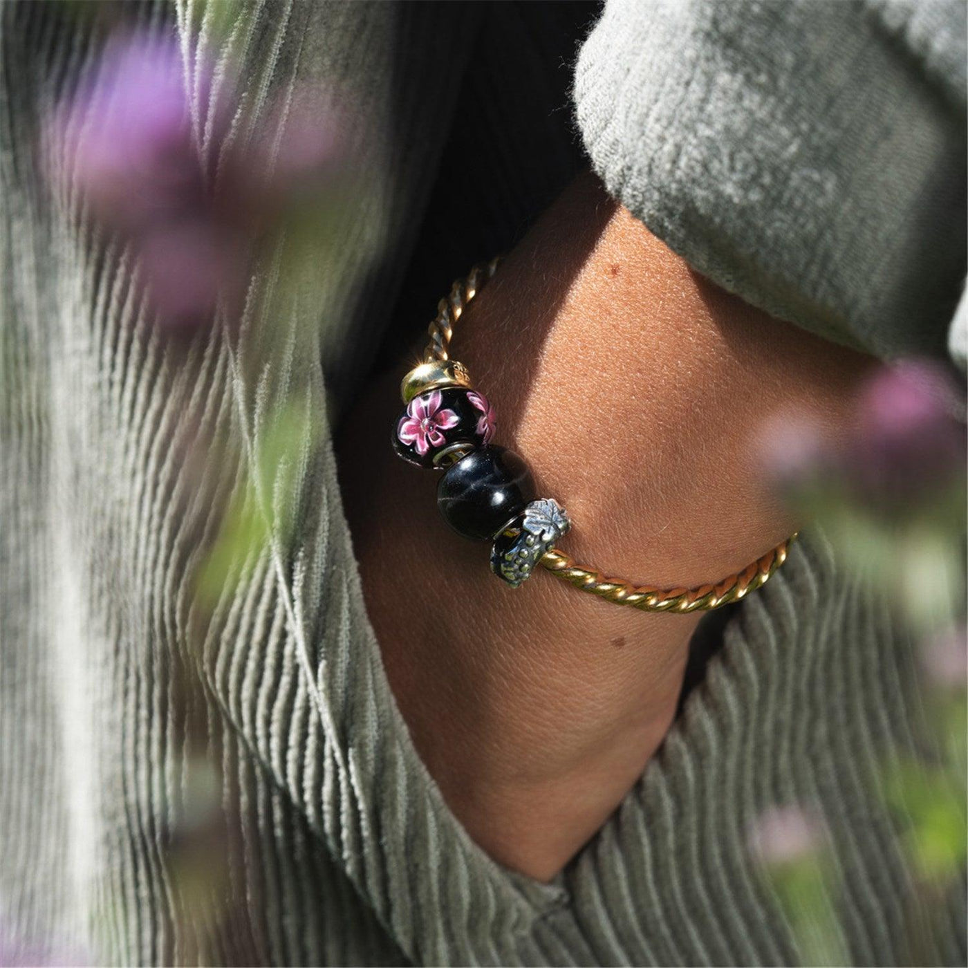 Jumbo kerek fekete macskaszem bead - Trollbeads Ékszerek Magyarország